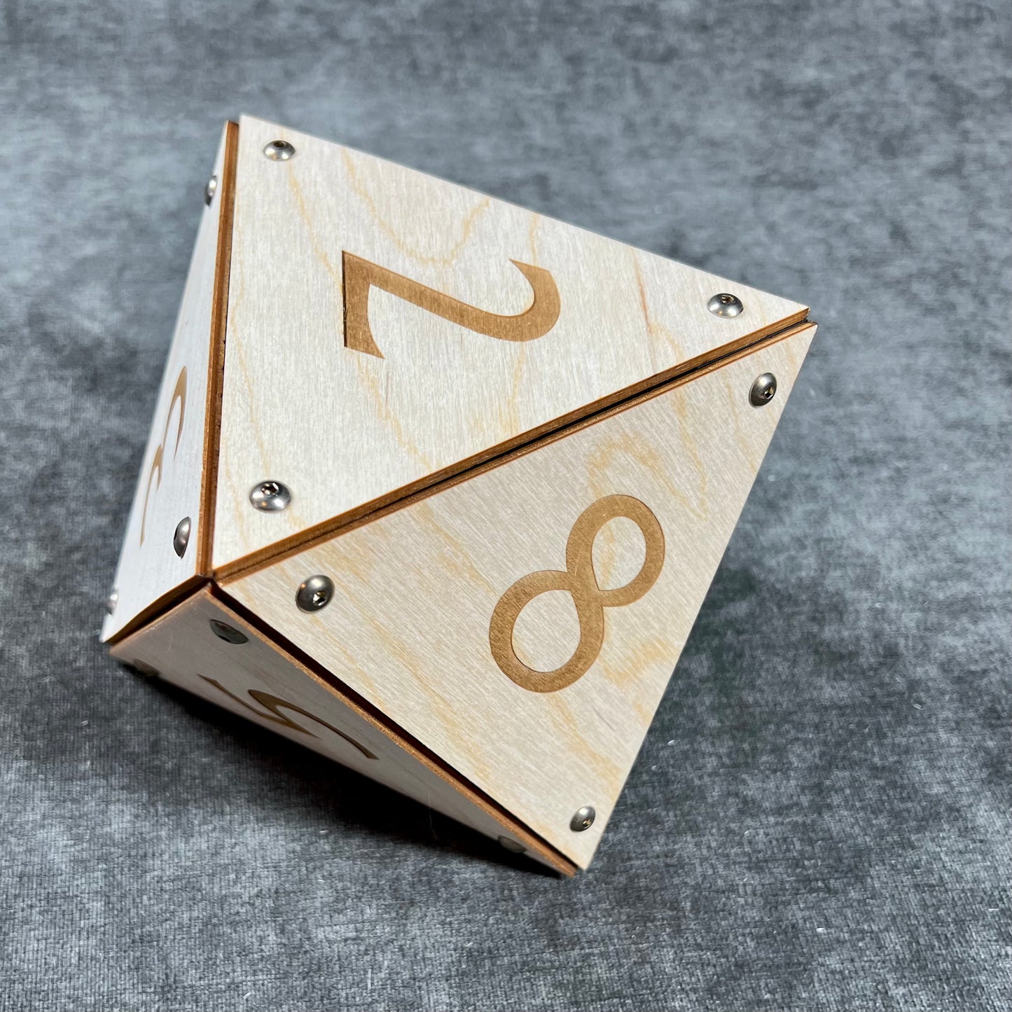 Giant D8