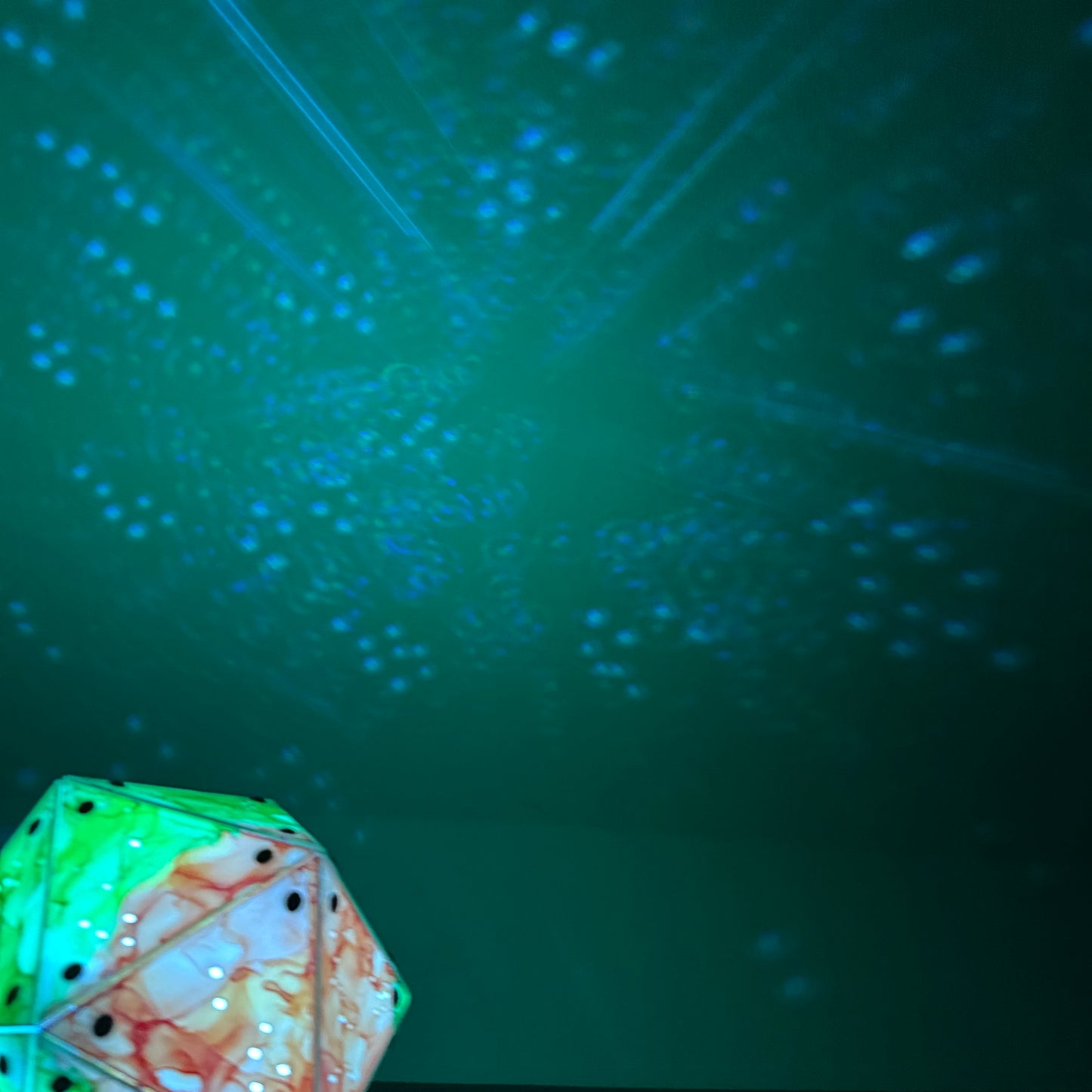 Amaze: A Handpainted Driftglobe Lamp