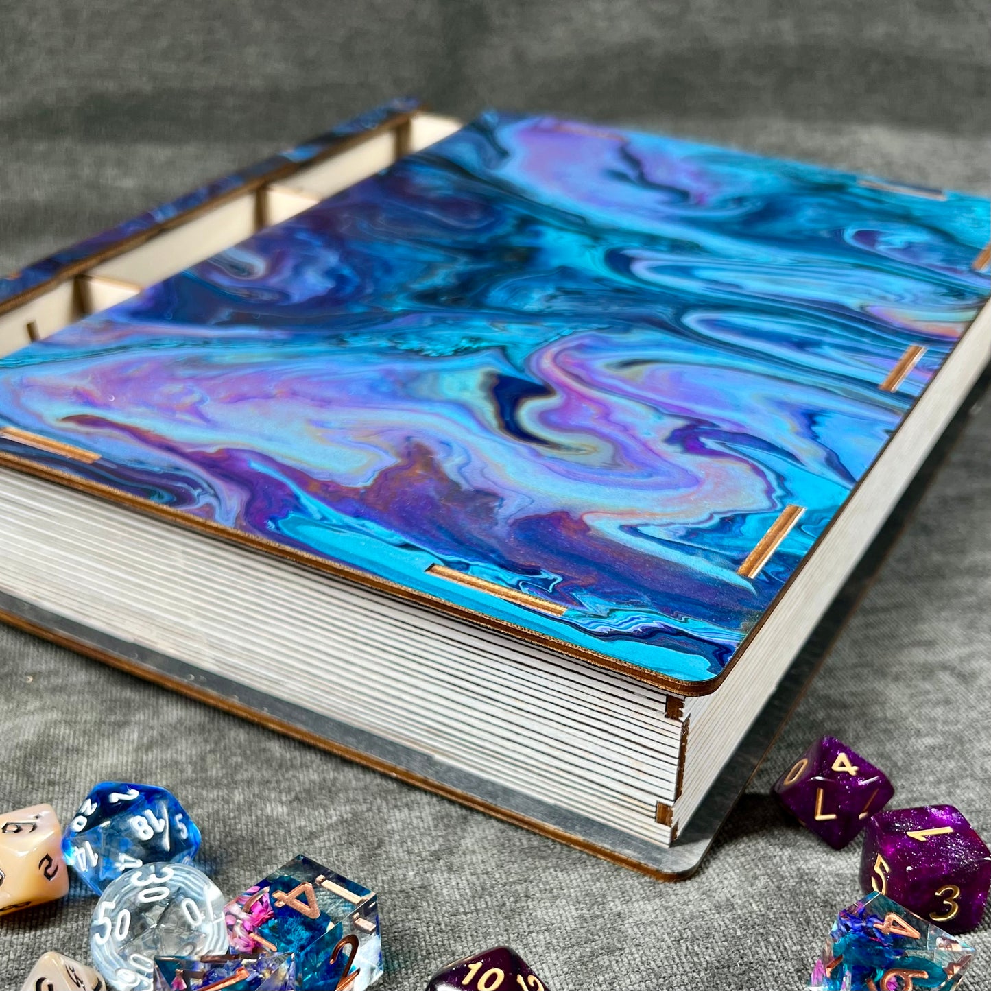 Painted Tome of Holding- Iridescence