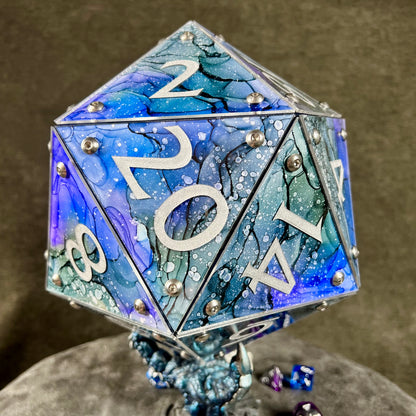 Starry Form : A Handpainted D20 Driftglobe Lamp