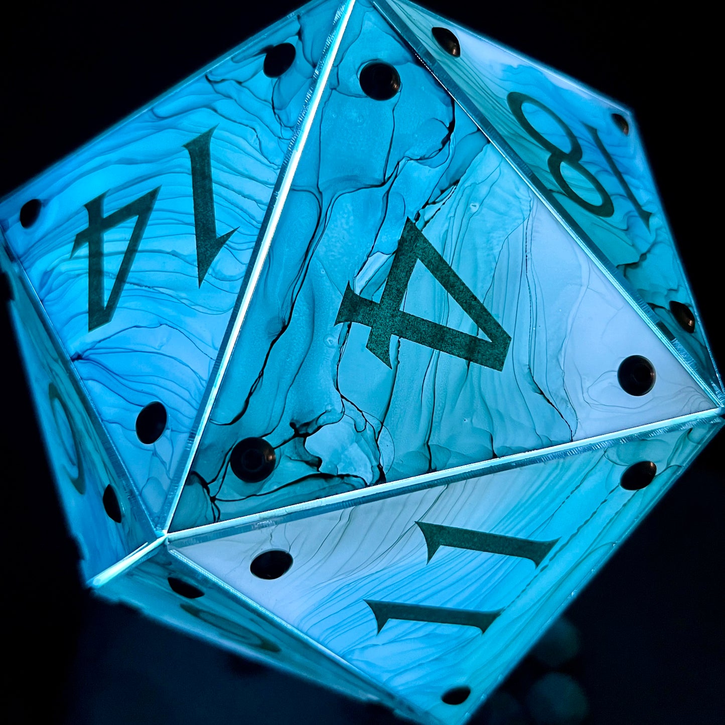 Shape Water: A Handpainted D20 Driftglobe Lamp