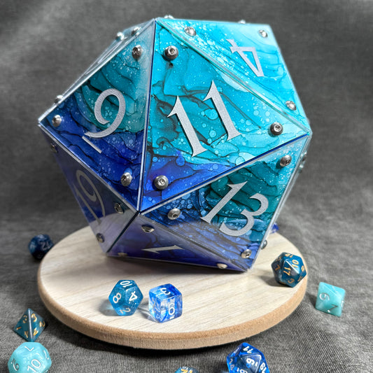 Circle of the Sea: A Handpainted D20 Driftglobe Lamp