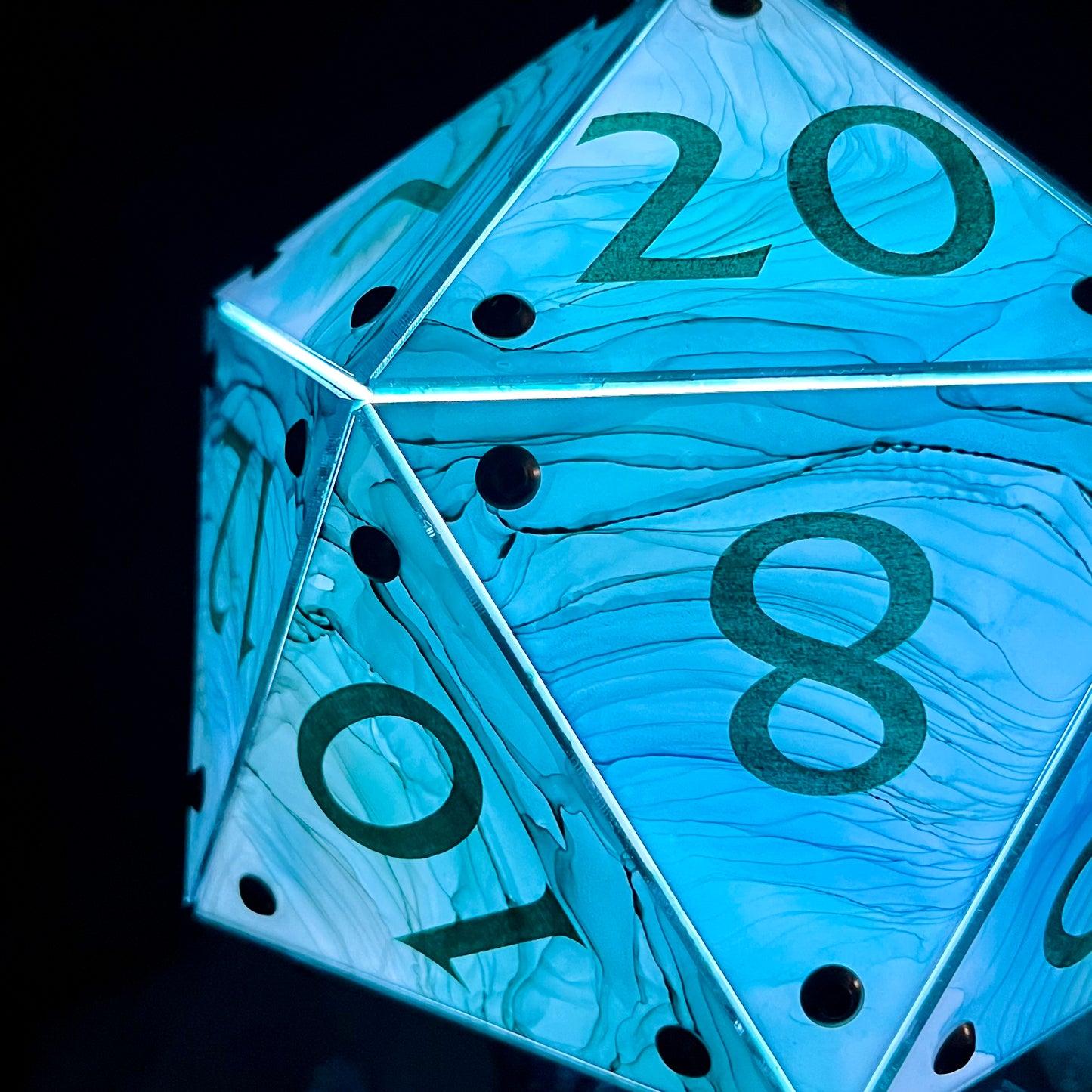 Shape Water: A Handpainted D20 Driftglobe Lamp