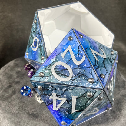 Starry Form : A Handpainted D20 Driftglobe Lamp