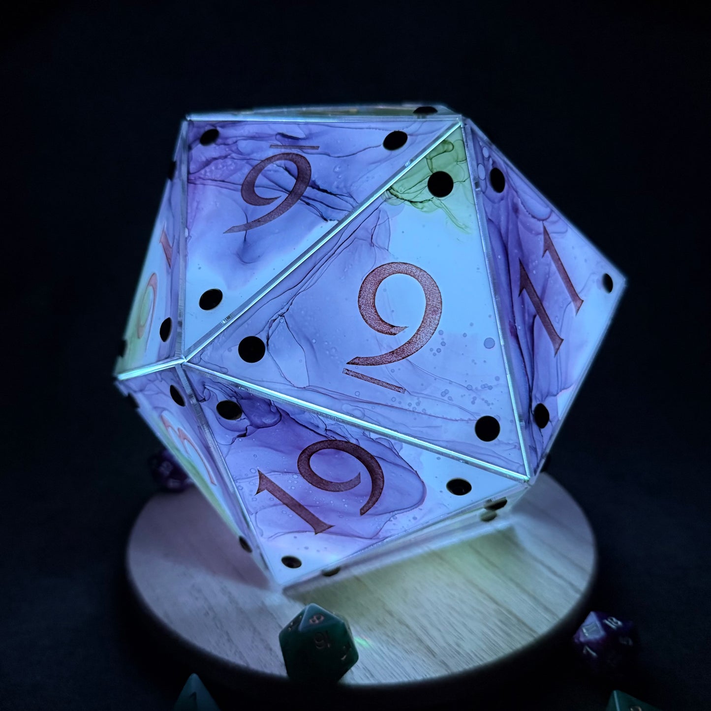 Circle of Dreams: A Handpainted D20 Driftglobe Lamp