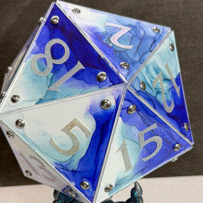 Zephyr: A Handpainted D20 Driftglobe Lamp