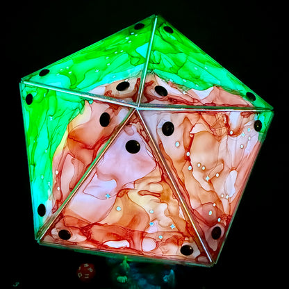 Amaze: A Handpainted Driftglobe Lamp