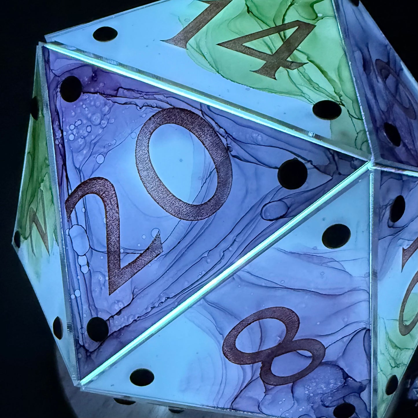 Circle of Dreams: A Handpainted D20 Driftglobe Lamp