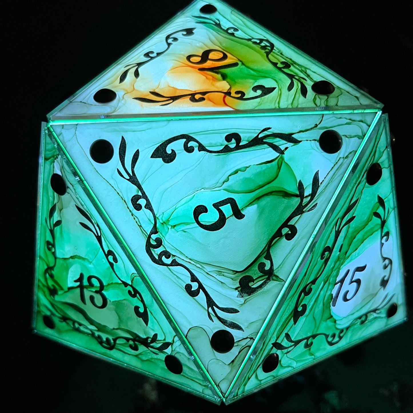 Entangle: A Handpainted D20 Driftglobe Lamp