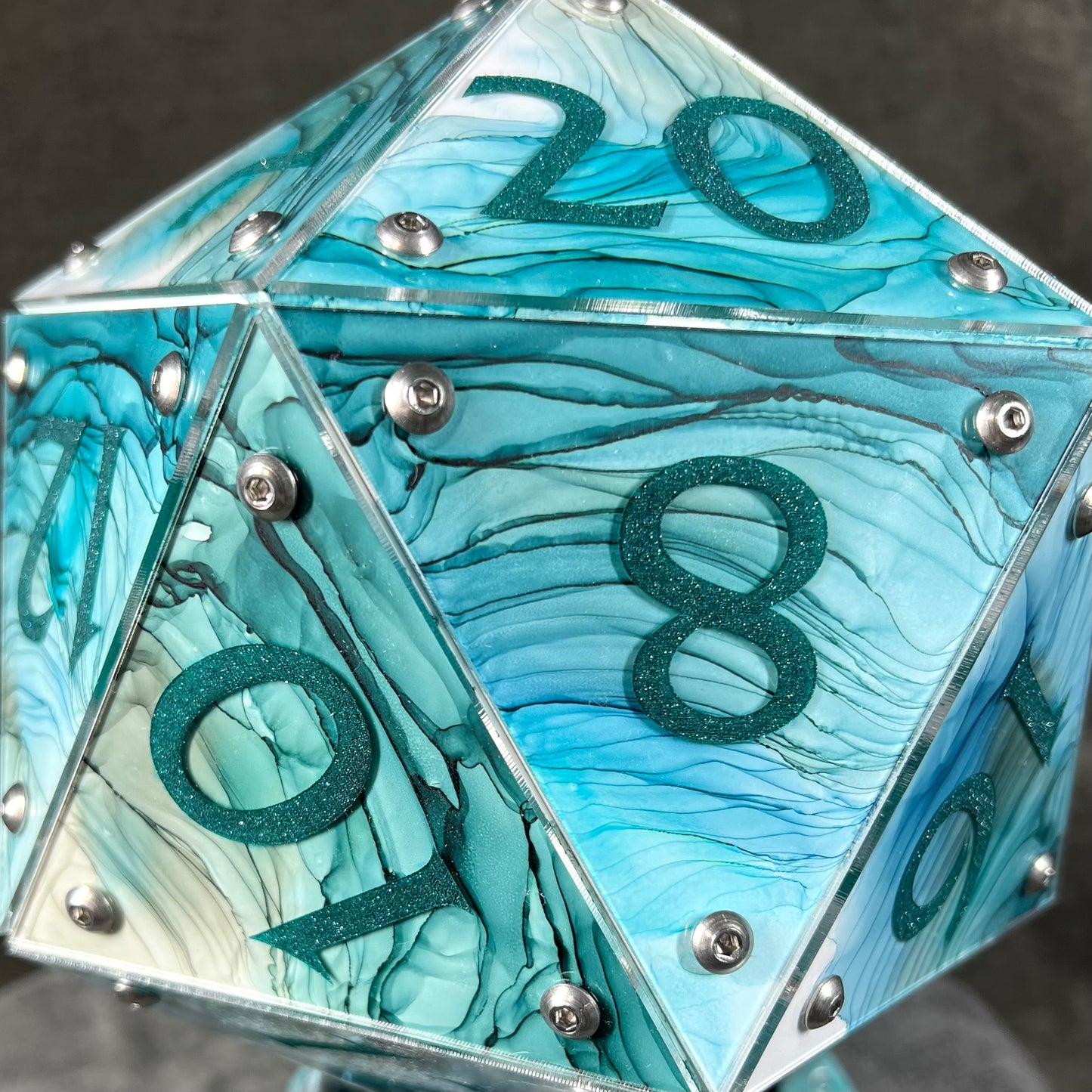 Shape Water: A Handpainted D20 Driftglobe Lamp