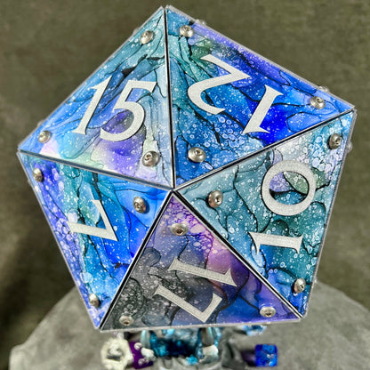 Starry Form : A Handpainted D20 Driftglobe Lamp