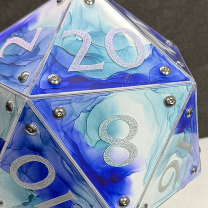 Zephyr: A Handpainted D20 Driftglobe Lamp