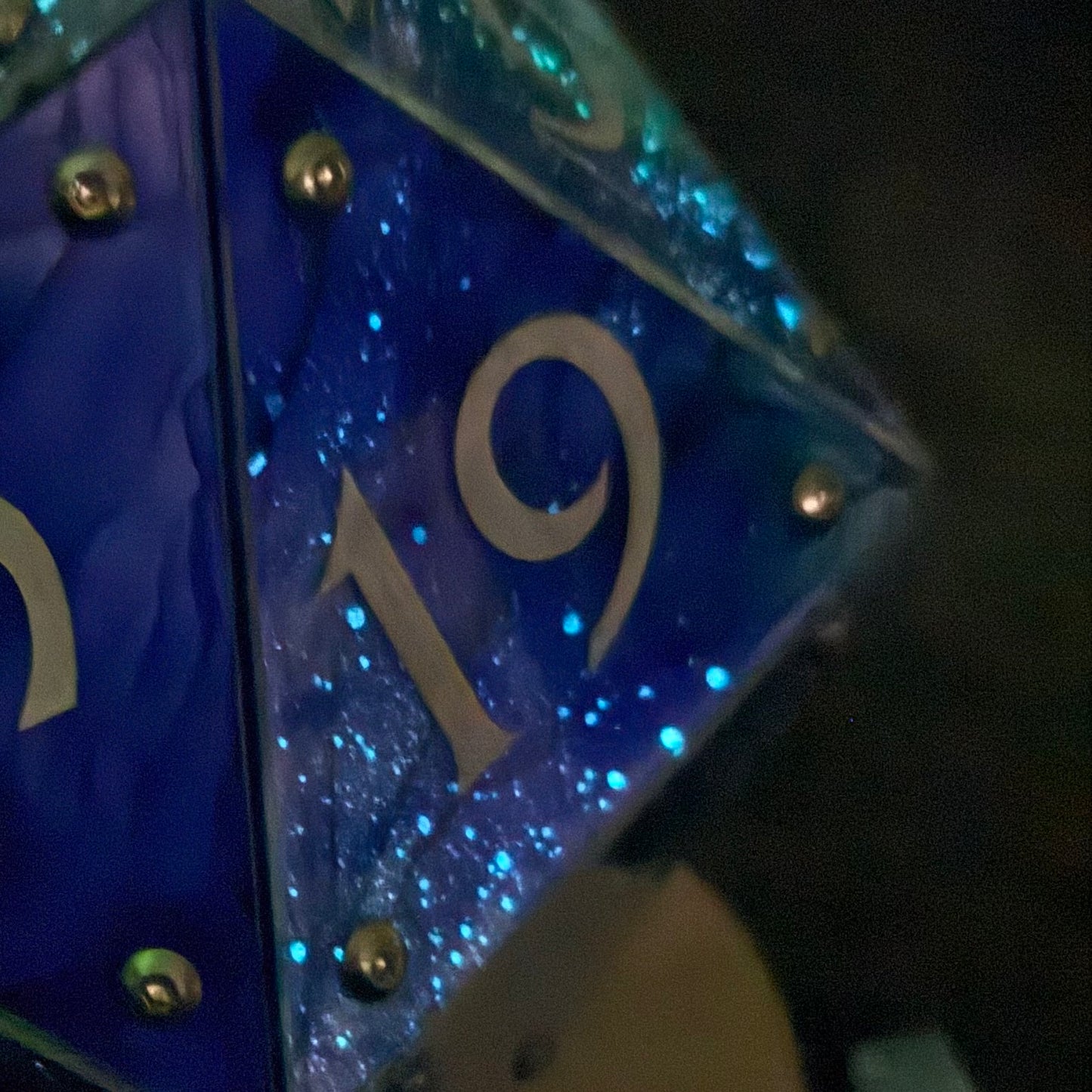 Circle of the Sea: A Handpainted D20 Driftglobe Lamp