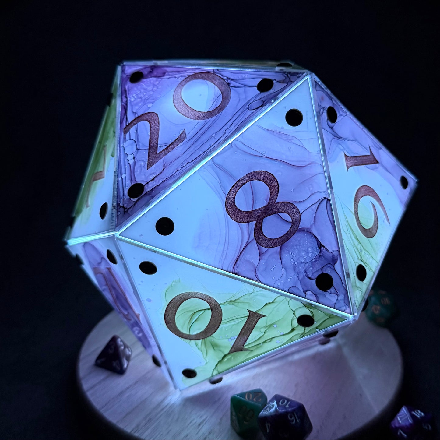 Circle of Dreams: A Handpainted D20 Driftglobe Lamp