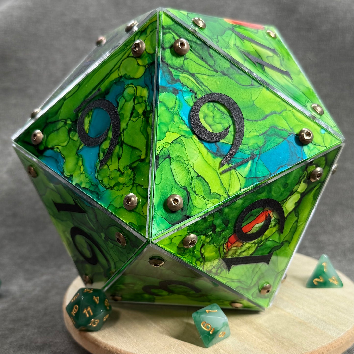 Circle of the Land: A Handpainted D20 Driftglobe Lamp