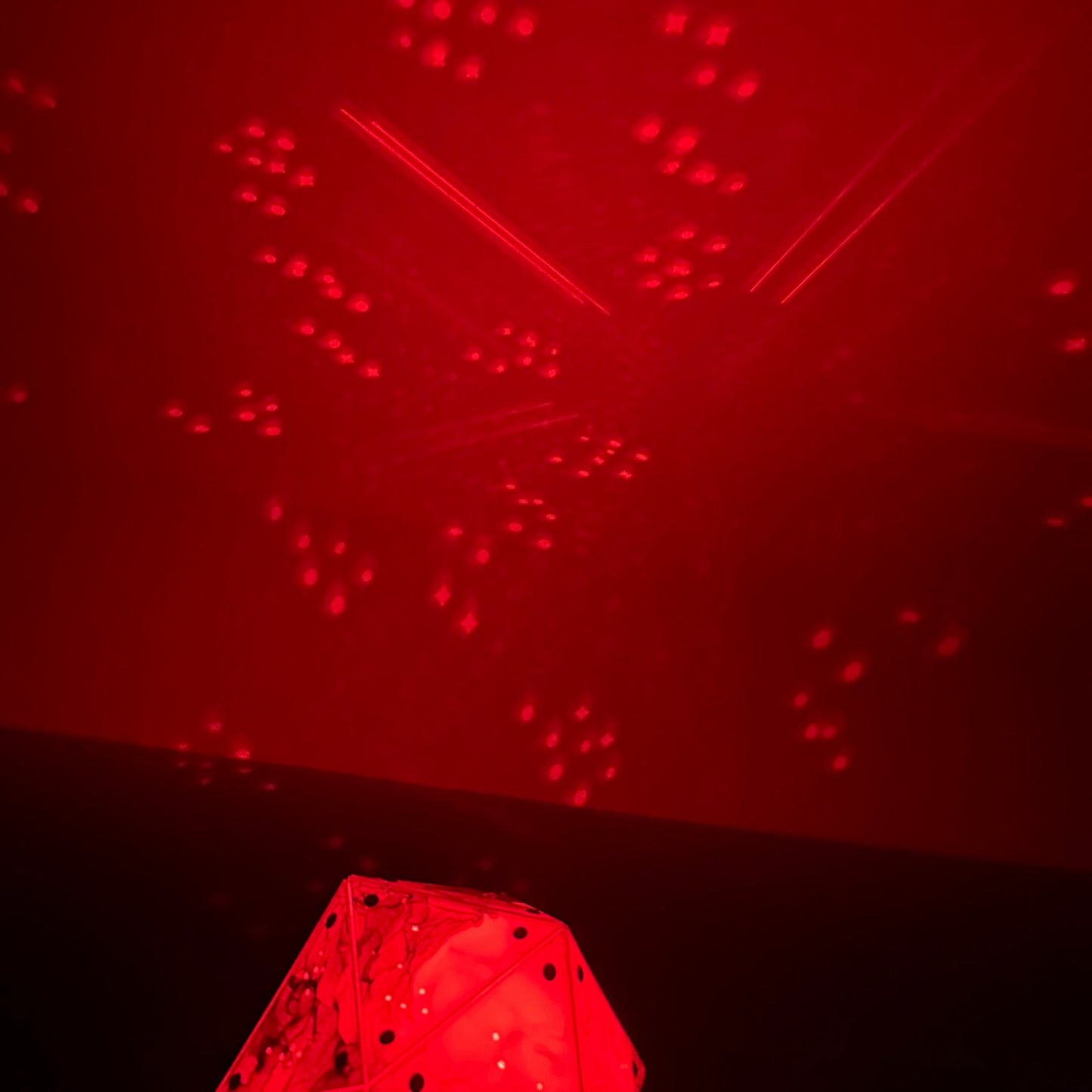 Amaze: A Handpainted Driftglobe Lamp