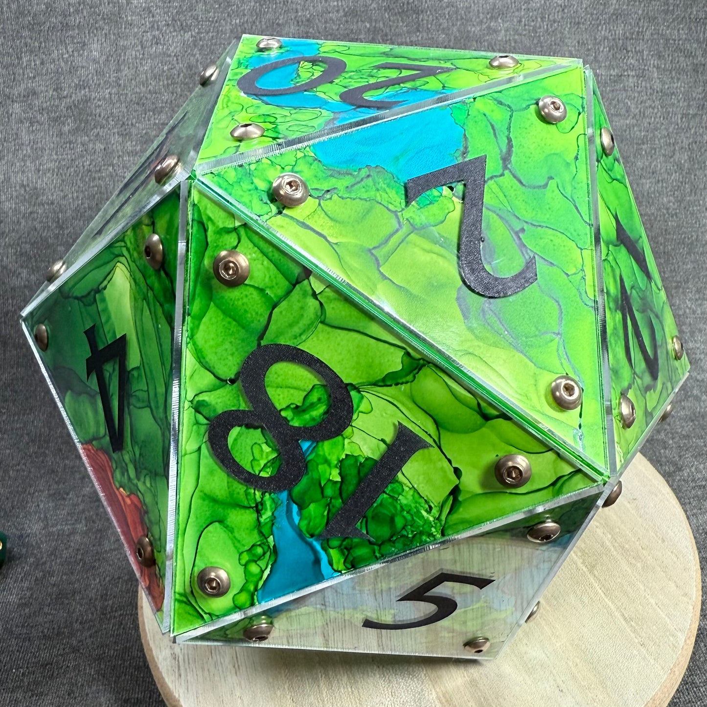 Circle of the Land: A Handpainted D20 Driftglobe Lamp