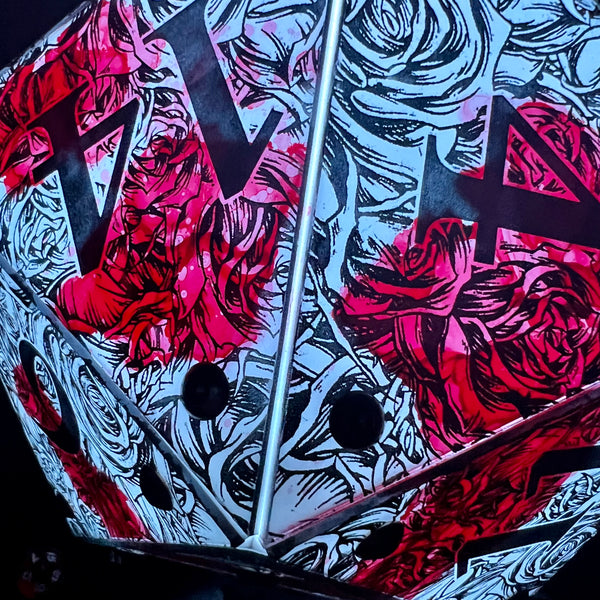 Painting the Roses: A Handpainted D20 Driftglobe Lamp